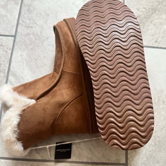 NWT AMERICAN EAGLE size 8 Women’s Brown Fuzz Lined Winter Boots - Picture 3 of 5
